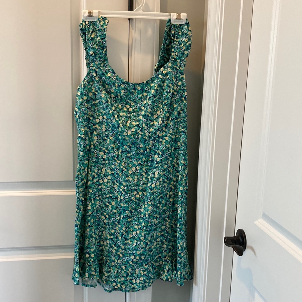 Old navy green floral sundress, smocked back